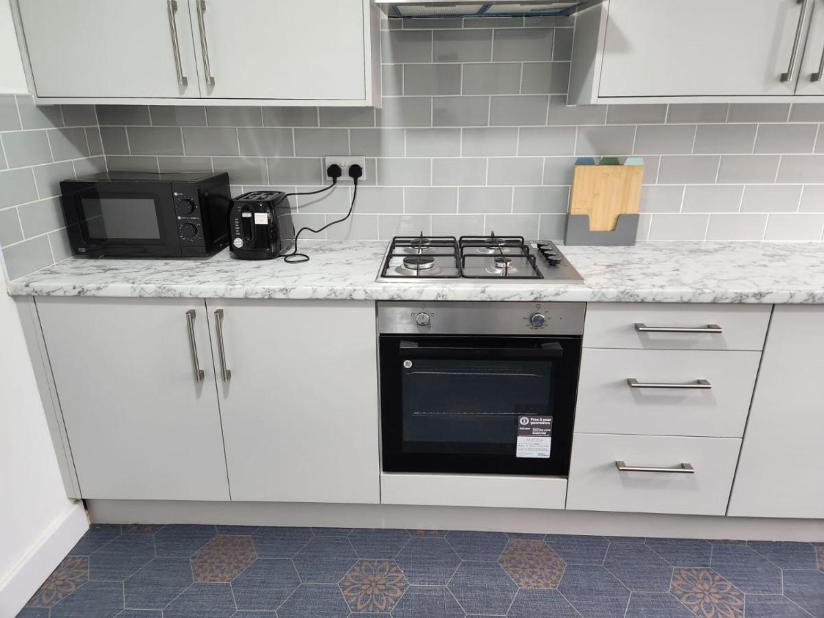 4 Bedroom 2 Bathroom Shared House - Near Bhx And Nec Birmingham Exterior photo