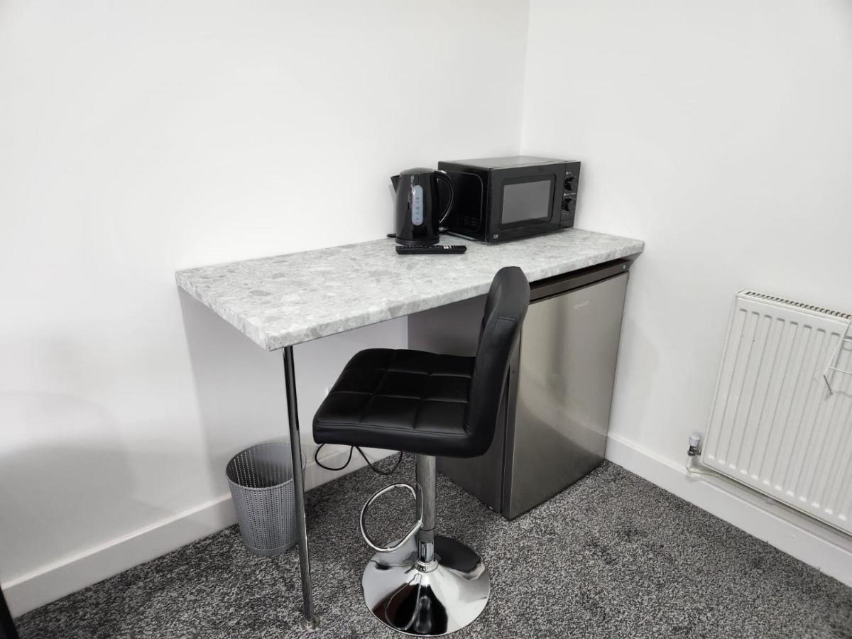 4 Bedroom 2 Bathroom Shared House - Near Bhx And Nec Birmingham Exterior photo